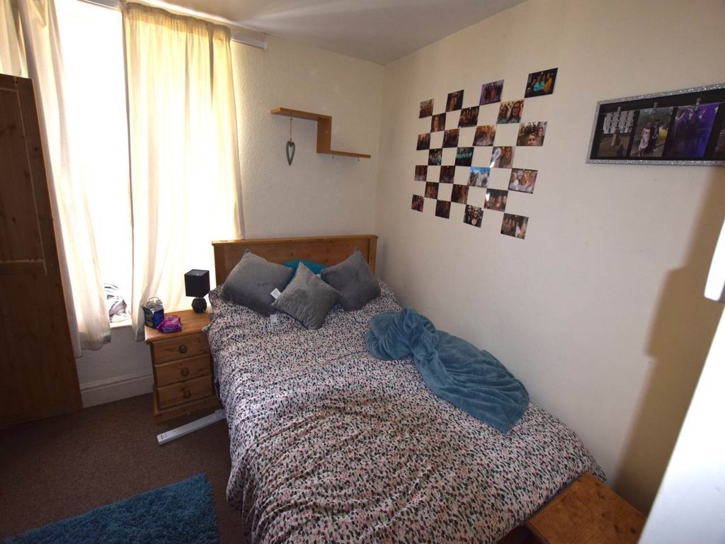 Room to rent in Portland Street, Aberystwyth SY23, £368 pcm