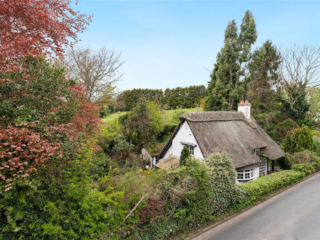 2 bed cottage for sale in Warwick Road, Leek Wootton, Warwickshire CV35, £500,000