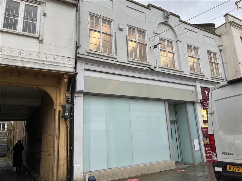 Retail premises to let in 25 High Street, Hitchin, Hertfordshire SG5, £85,000 pa