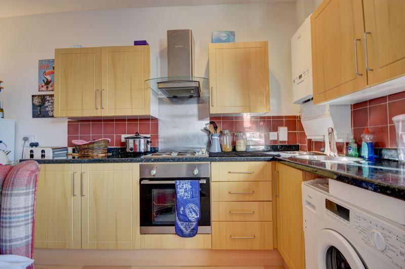 2 bed flat for sale in Windsor Terrace, Whitby YO21, £120,000