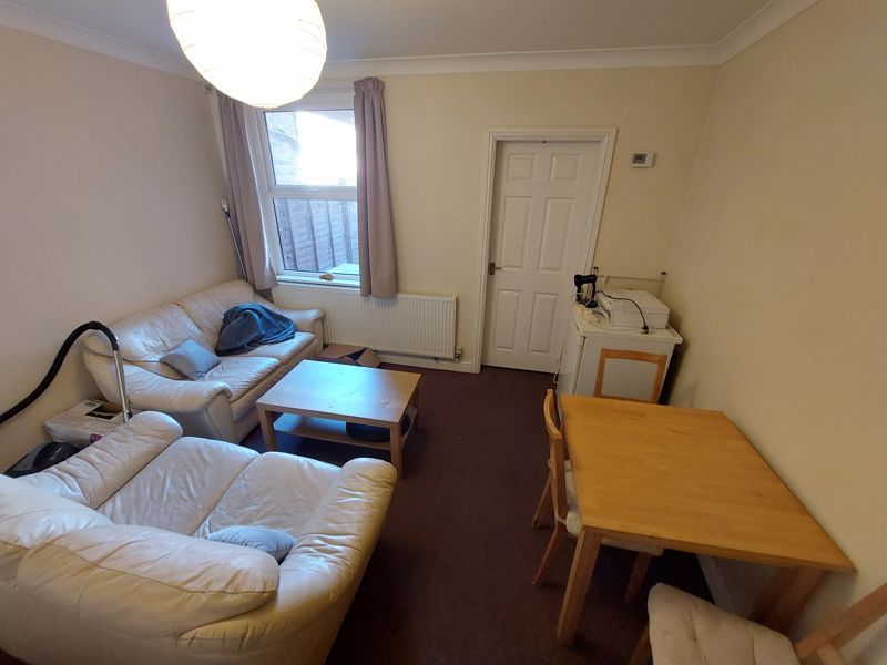 4 bed shared accommodation to rent in Warwick Street, Nottingham NG7, £433 pcm