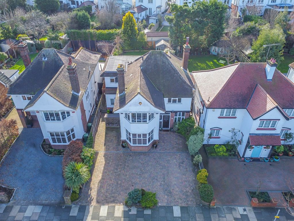 4 bed detached house for sale in Elm Grove, Thorpe Bay SS1, £975,000