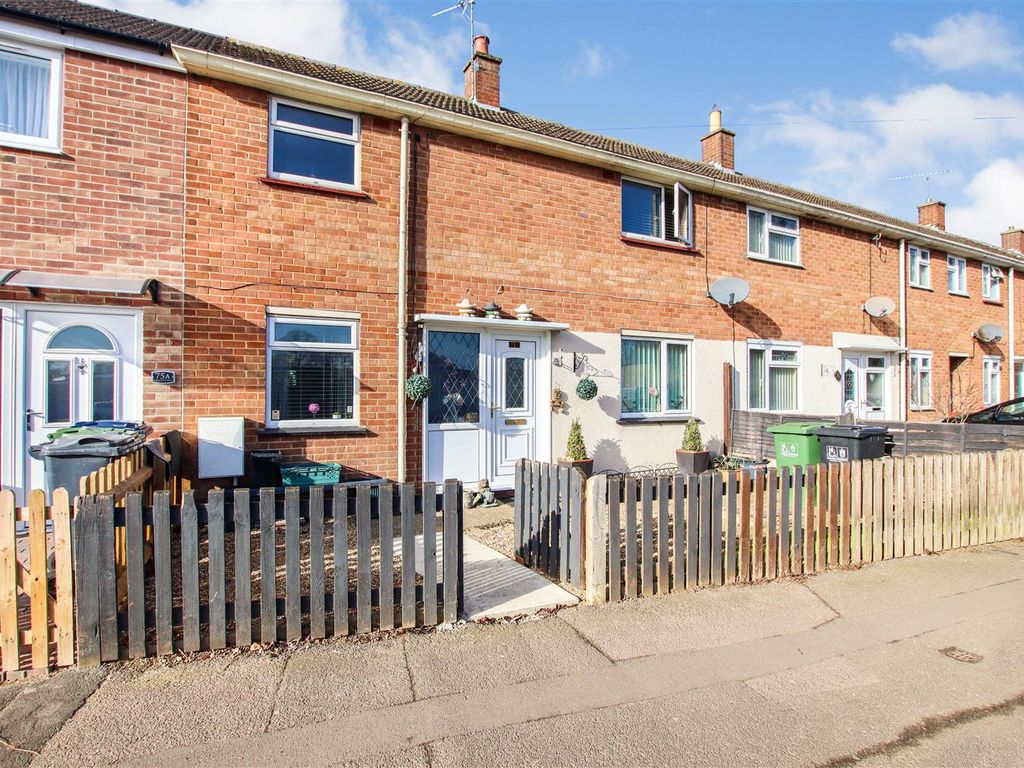 3 bed terraced house for sale in Carlton Way, Cambridge CB4, £375,000