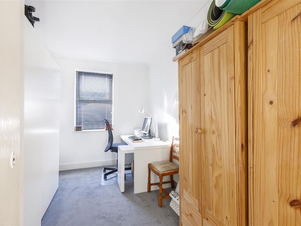 3 bed property for sale in Byron Terrace, Byron Street, Hove BN3, £525,000