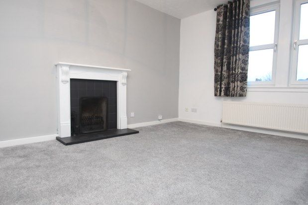 2 bed flat to rent in Colquhoun Street, Stirling FK7, £950 pcm