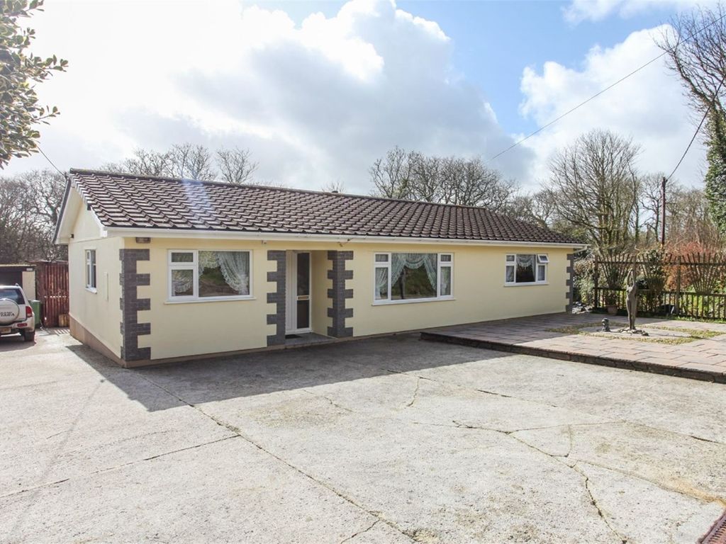 4 bed detached bungalow for sale in High Street, Lanjeth, St Austell PL26, £650,000