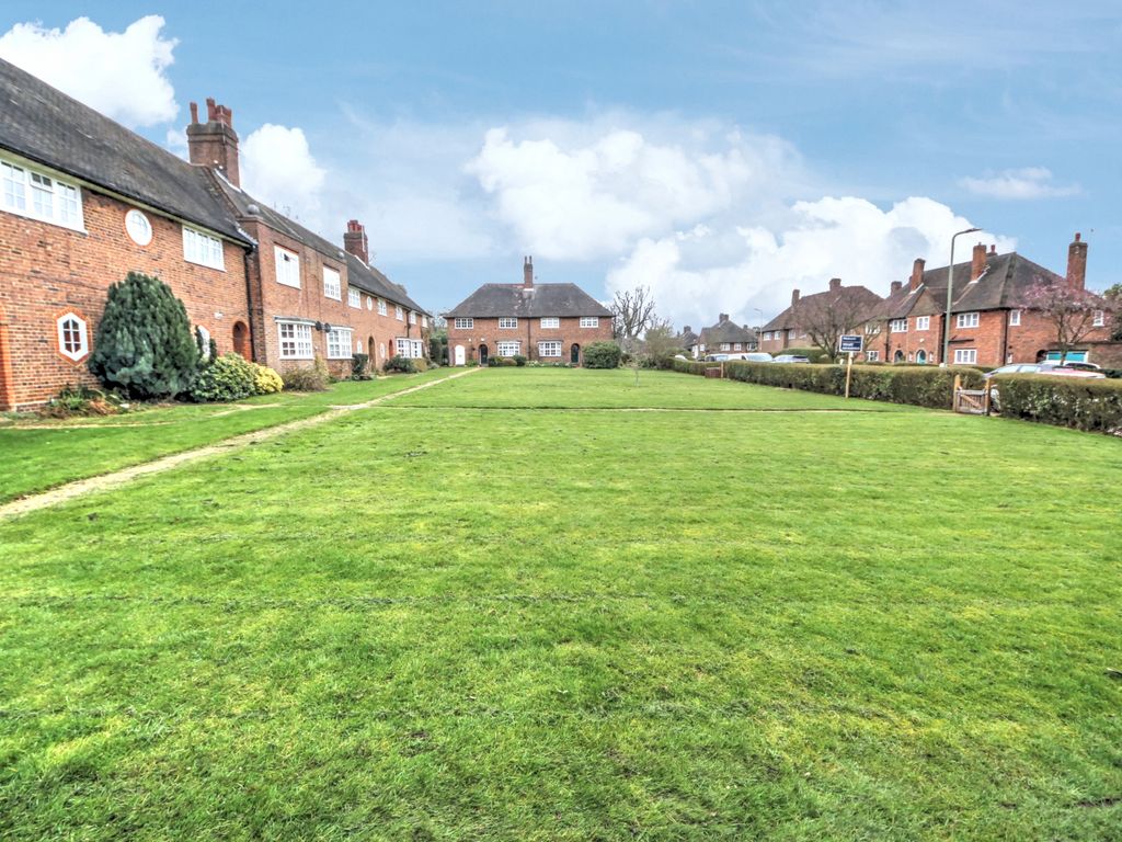 2 bed maisonette for sale in Hill Top, Hampstead Garden Suburb, N NW11, £535,000