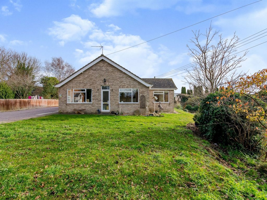 3 bed detached bungalow for sale in Billingborough Road, Horbling, Sleaford NG34, £475,000