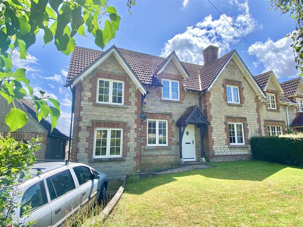 5 bed cottage for sale in Bremhill, Calne SN11, £675,000