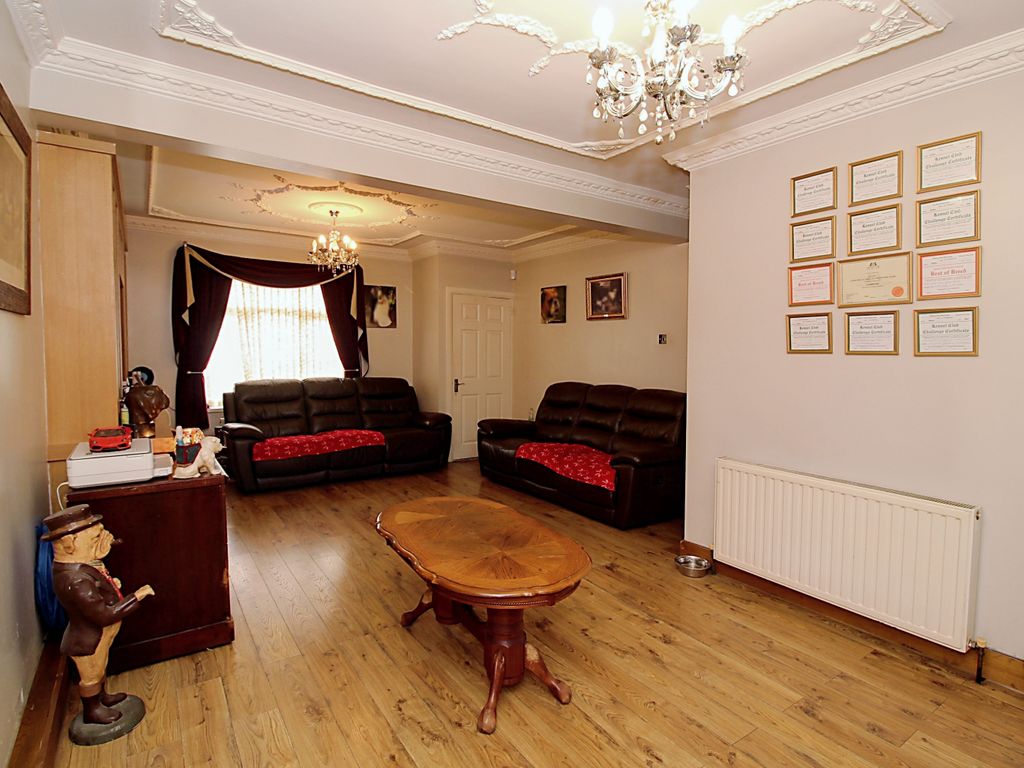 2 bed terraced house for sale in New Road, Rainham RM13, £375,000