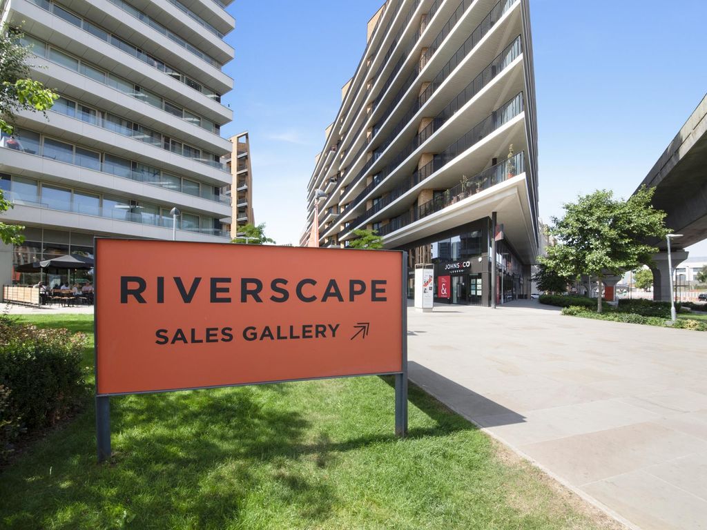 1 bed flat for sale in The Leonard, Riverscape, London E16, £450,000