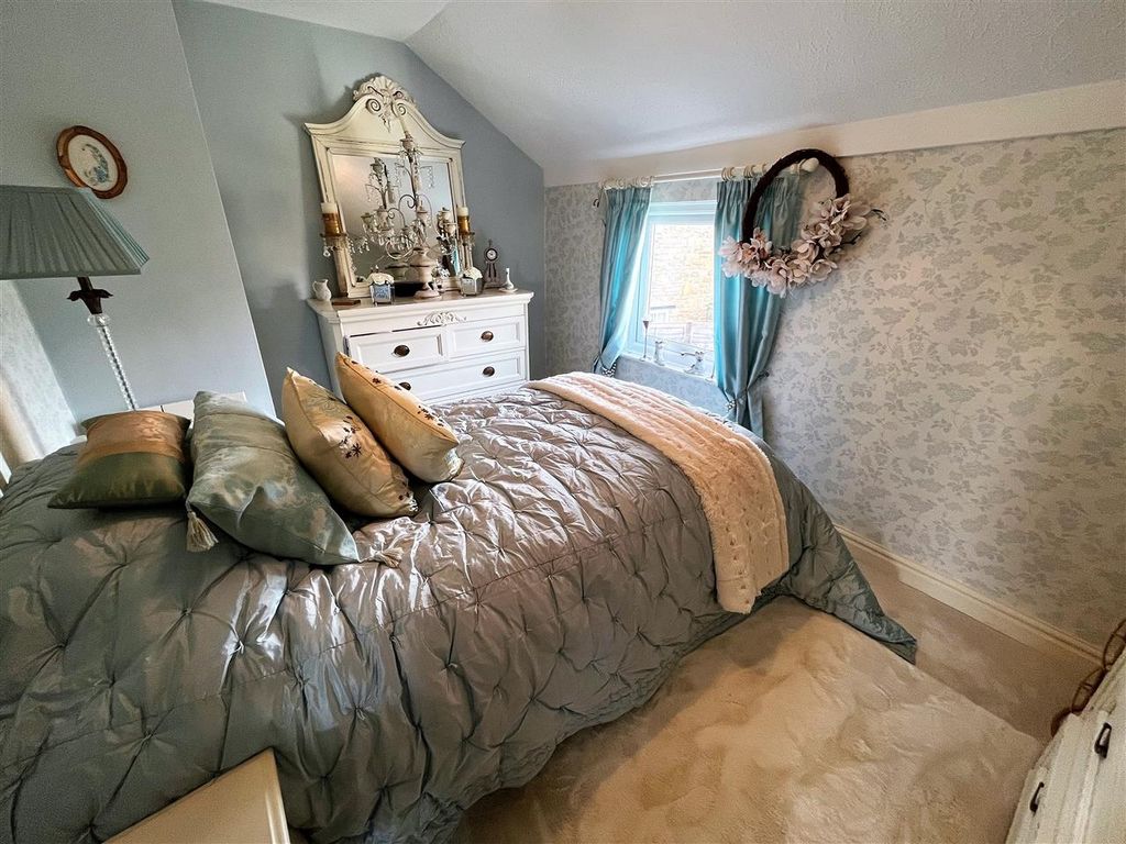 3 bed detached house for sale in Hillcrest, Grange Lane, Felmersham MK43, £460,000