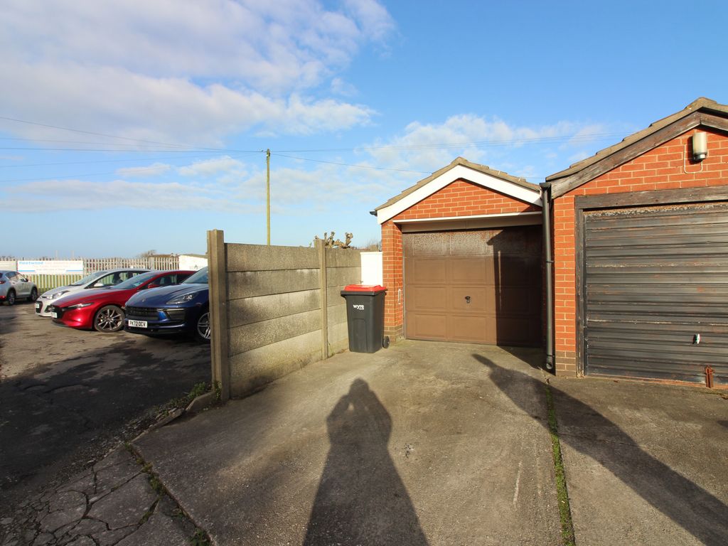 3 bed detached house for sale in Fleetwood Road, Fleetwood FY7, £190,000