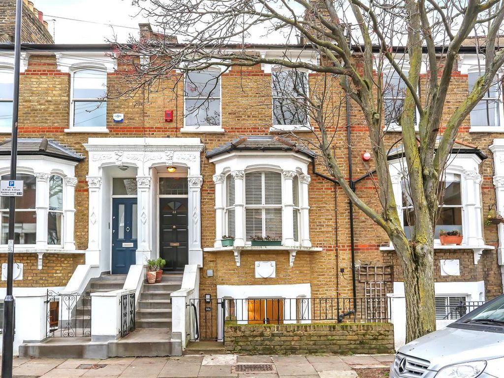 4 bed flat for sale in Corinne Road, London N19, £1,150,000