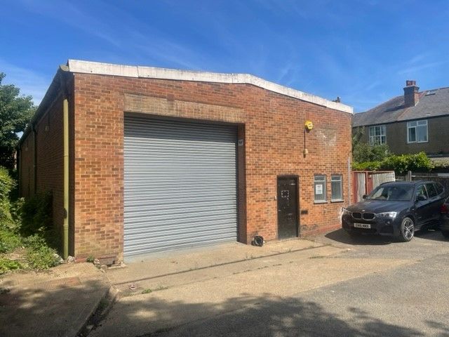 Warehouse to let in Falkland Avenue, London N3, £50,000 pa