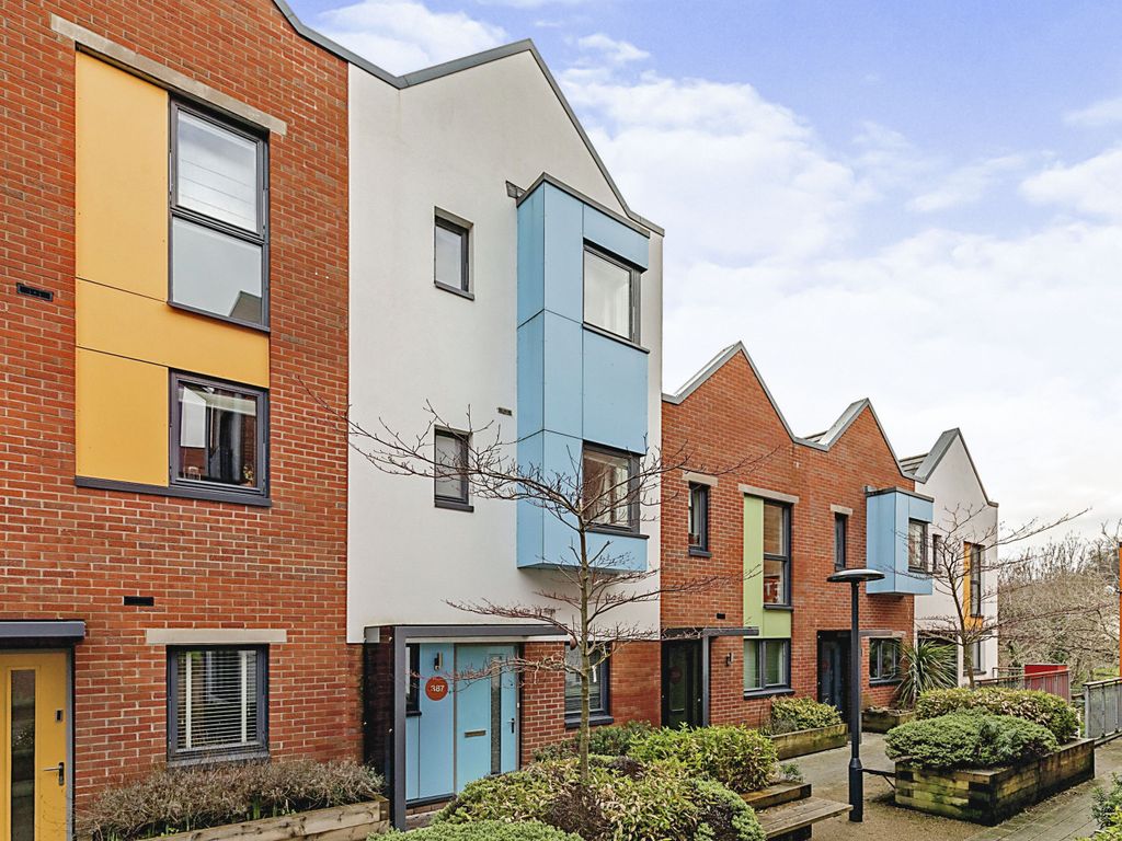 4 bed town house for sale in Paintworks, Bristol BS4, £440,000