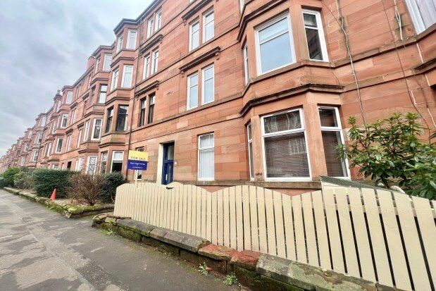 2 bed flat to rent in 14 Dundrennan Road, Glasgow G42, £995 pcm