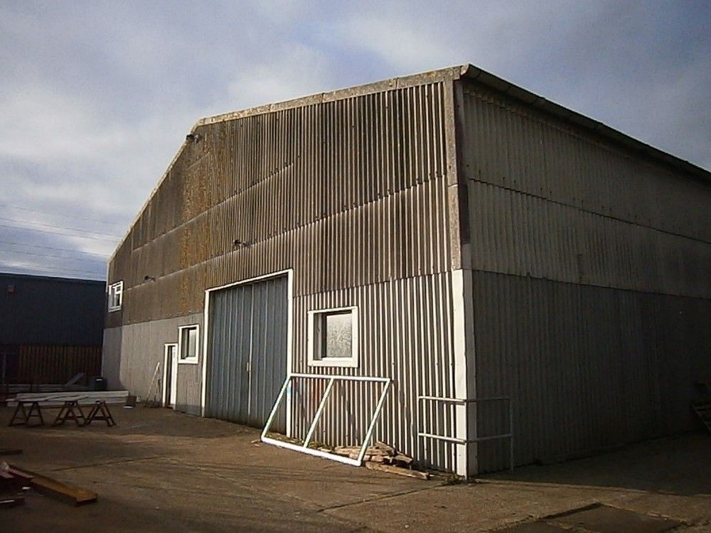 Warehouse to let in 31B Avis Way, Newhaven, East Sussex BN9, £39,000 pa