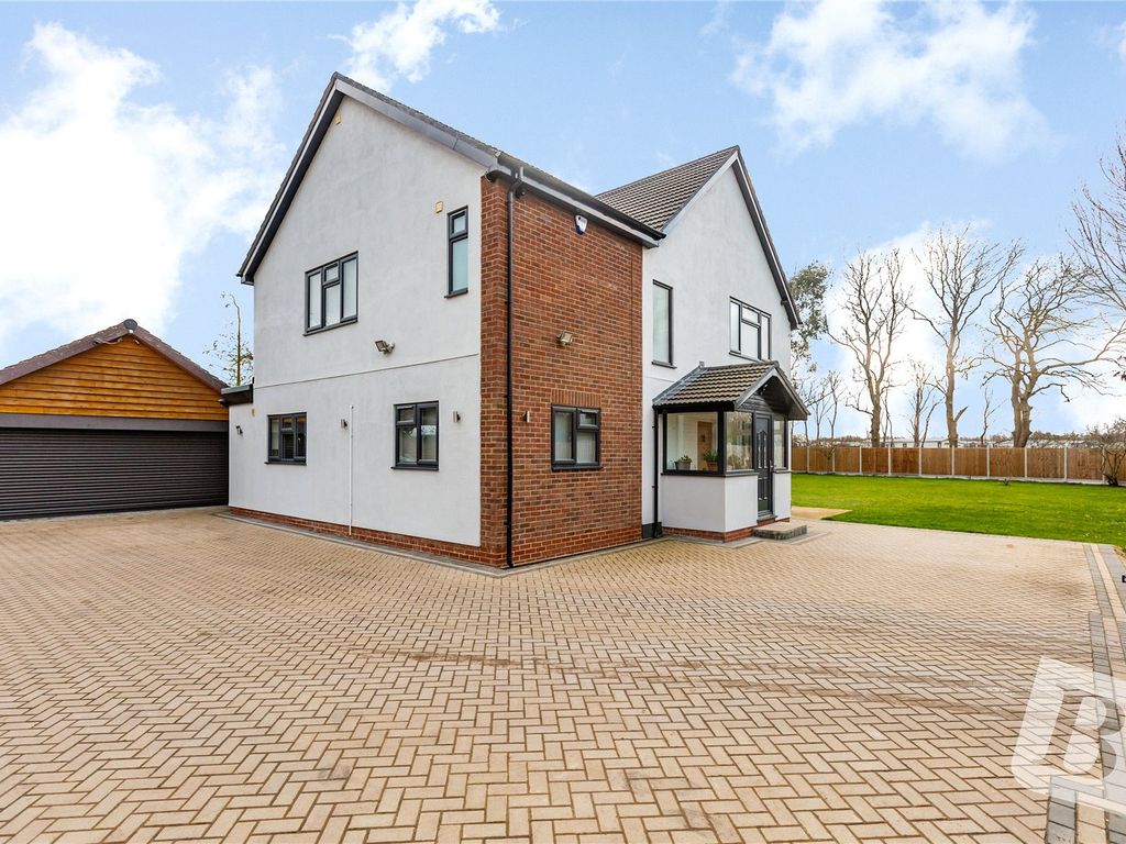 4 bed detached house for sale in Horseman Side, Brentwood, Essex CM14, £1,100,000
