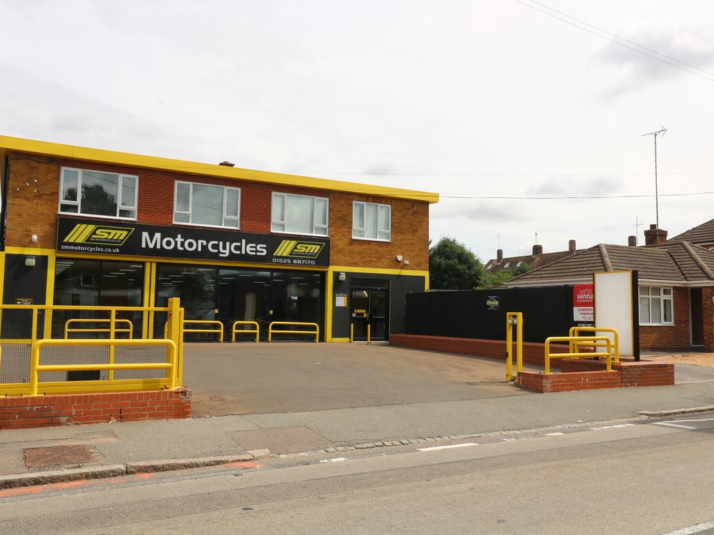 Retail premises to let in Hockliffe, Leighton Buzzard LU7, £36,000 pa