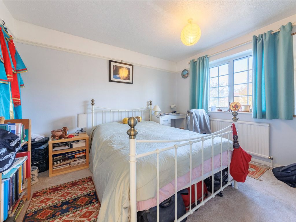 4 bed detached house to rent in Spens Avenue, Cambridge, Cambridgeshire CB3, £2,500 pcm