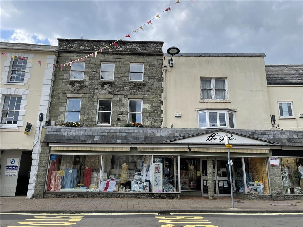 Retail premises to let in 28 High Street, Shaftesbury, Dorset SP7, £52,500 pa