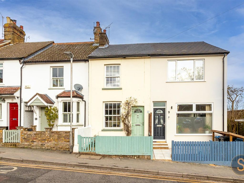 3 bed semi-detached house for sale in Vicarage Lane, Kings Langley WD4, £425,000