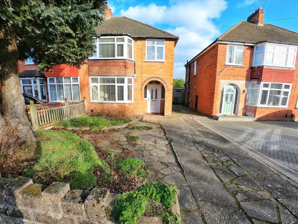 3 bed semi-detached house to rent in Faulkner Road, Solihull B92, £1,250 pcm
