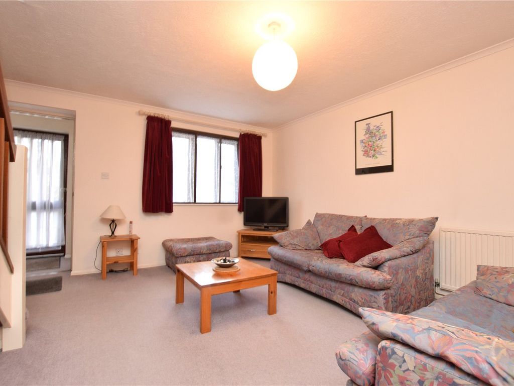 3 bed end terrace house for sale in Aldington Close, Dagenham RM8, £390,000