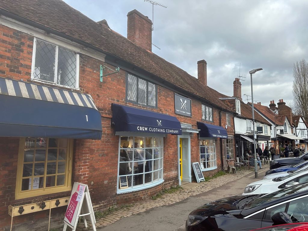 Retail premises to let in 1 The Broadway, Amersham, Buckinghamshire HP7, £32,500 pa