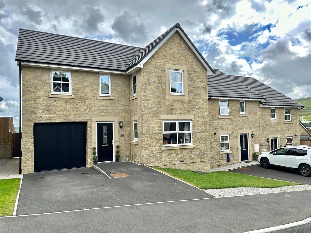 4 bed detached house for sale in Bee Low Road, Buxton SK17, £354,950