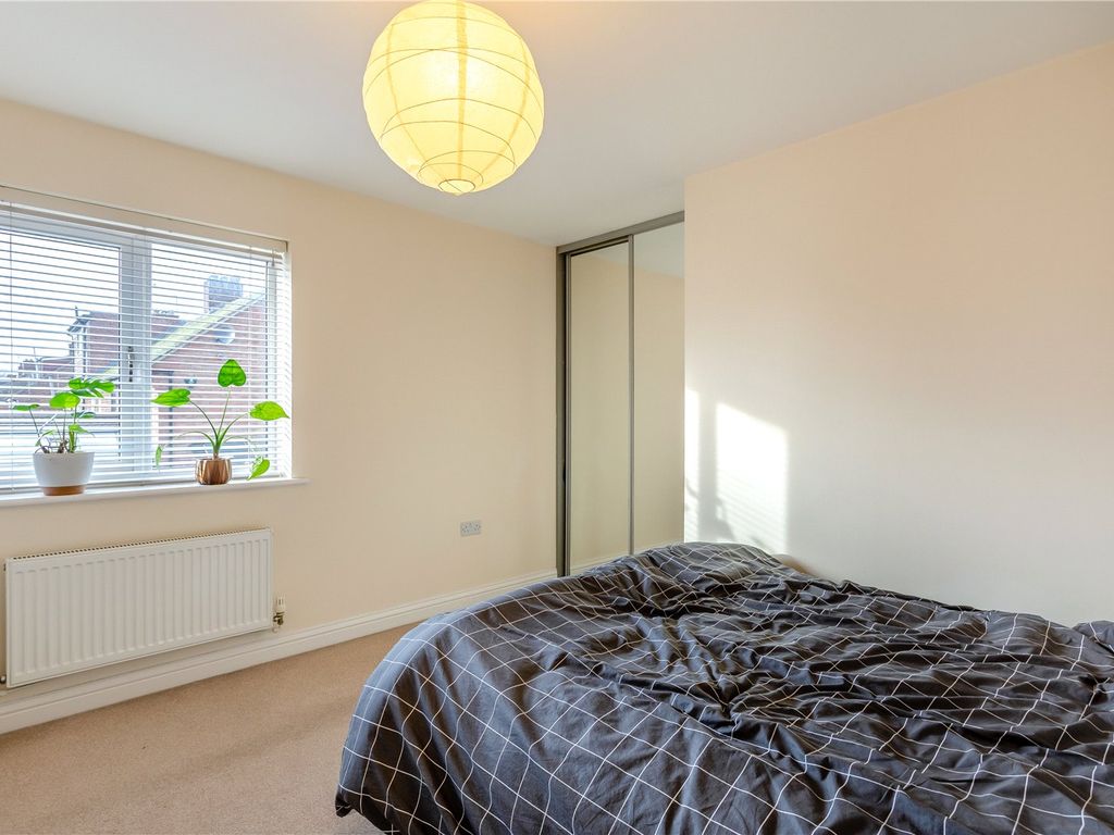 2 bed maisonette to rent in Limedale Close, Cambridge, Cambridgeshire CB1, £1,500 pcm