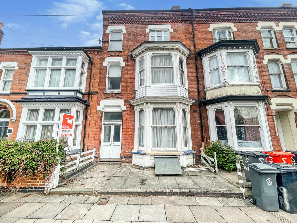 6 bed property for sale in Westleigh Road, Leicester, Leicestershire LE3, £385,000