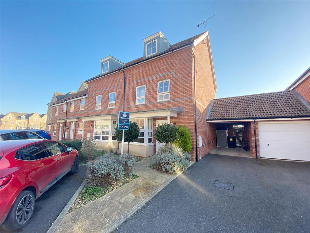 4 bed end terrace house for sale in Overton Road, Worthing BN13, £450,000
