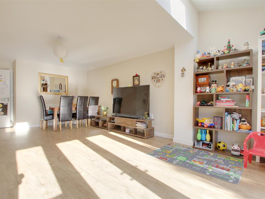 4 bed end terrace house for sale in Overton Road, Worthing BN13, £450,000