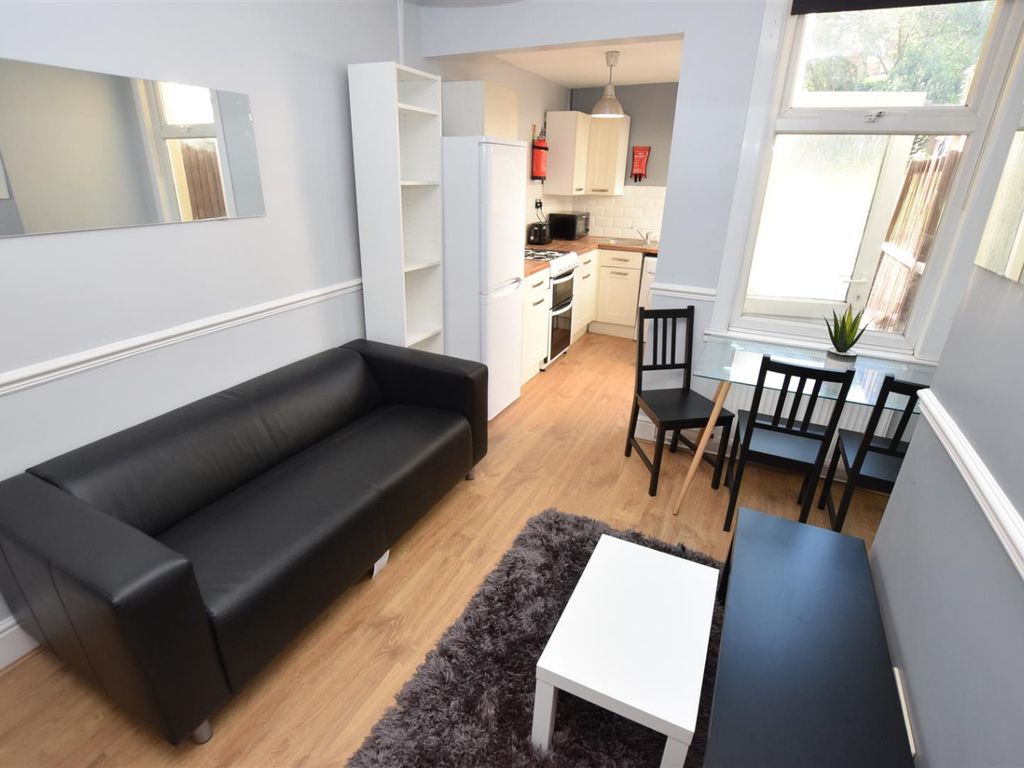3 bed detached house to rent in Peel Street, Derby, Derbyshire DE22, £1,560 pcm