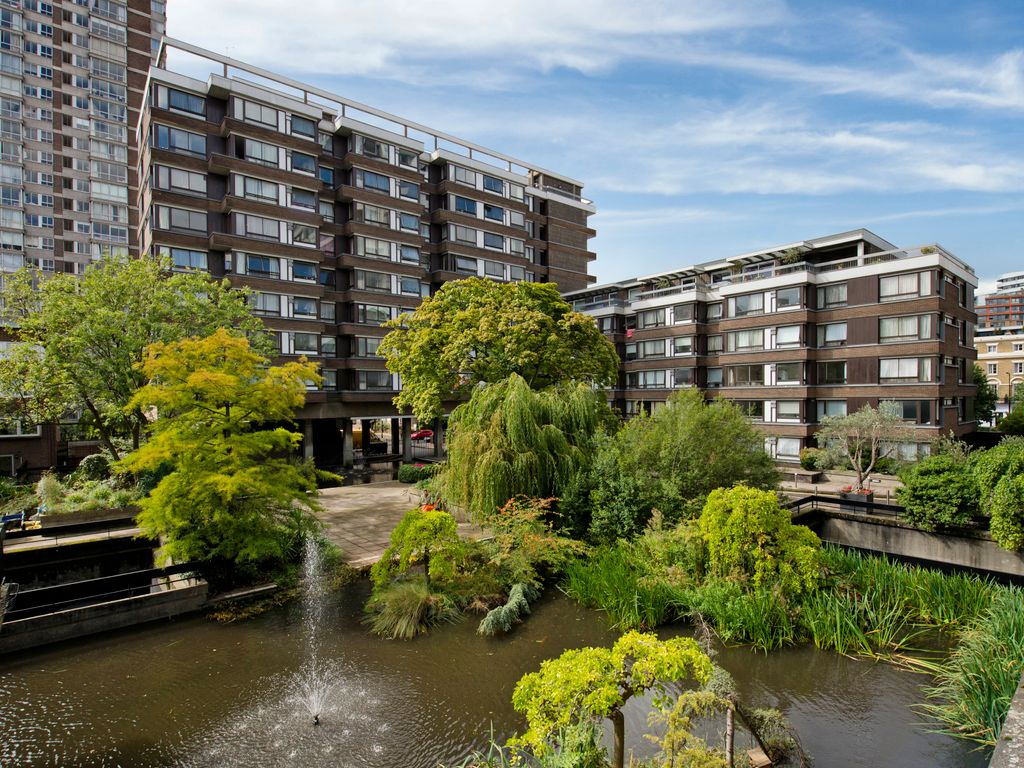 1 bed flat for sale in The Water Gardens, London W2, £595,000