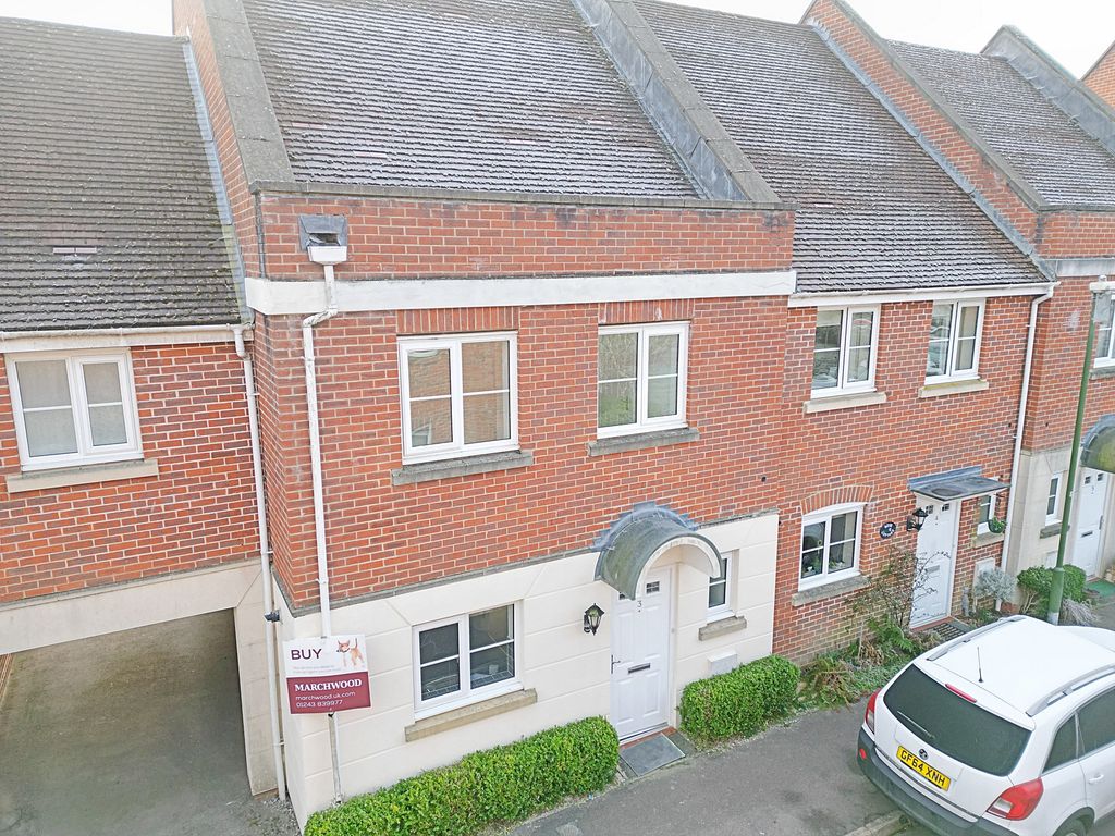 3 bed terraced house for sale in Spiro Close, Pulborough RH20, £349,950