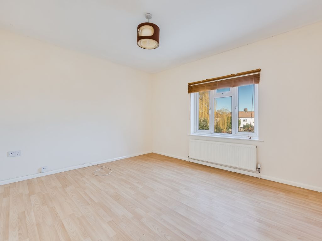 1 bed maisonette for sale in Farewell Place, Mitcham CR4, £275,000