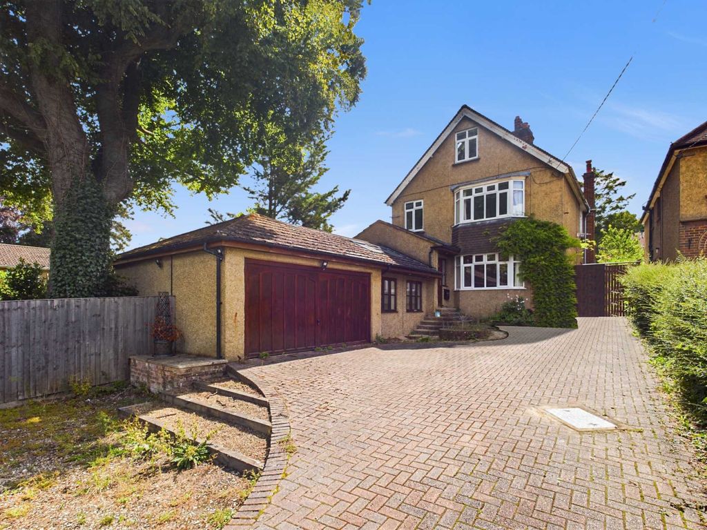 4 bed detached house for sale in Princes Risborough - 2, 500 Sq/Ft Of Accommodation HP27, £750,000