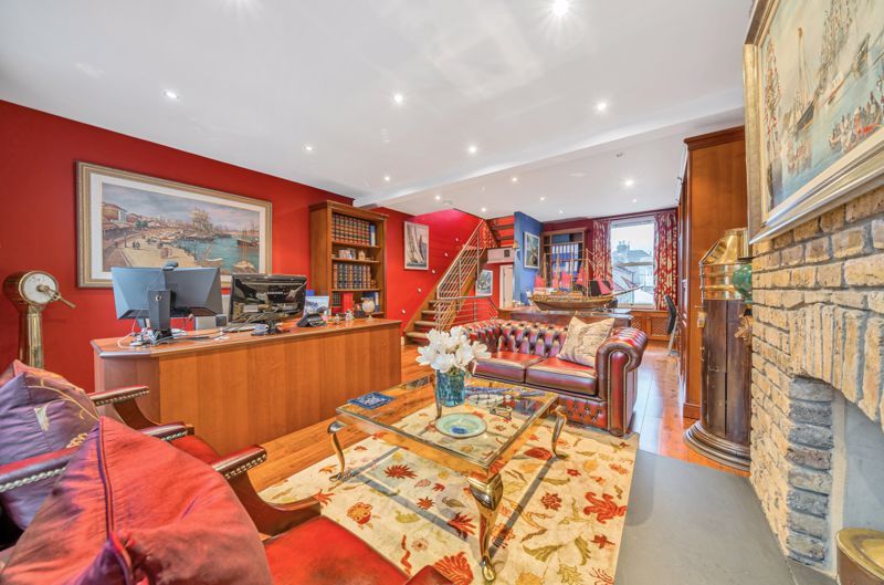 1 bed flat for sale in High Street Colliers Wood, Colliers Wood, London SW19, £450,000