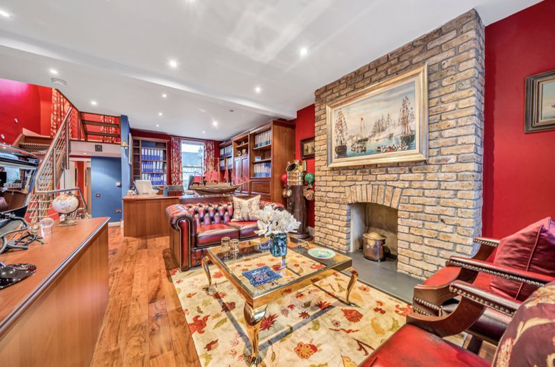 1 bed flat for sale in High Street Colliers Wood, Colliers Wood, London SW19, £450,000