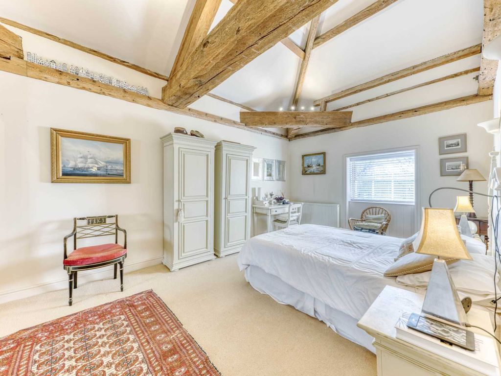 3 bed flat for sale in Rackheath Park, Rackheath NR13, £550,000