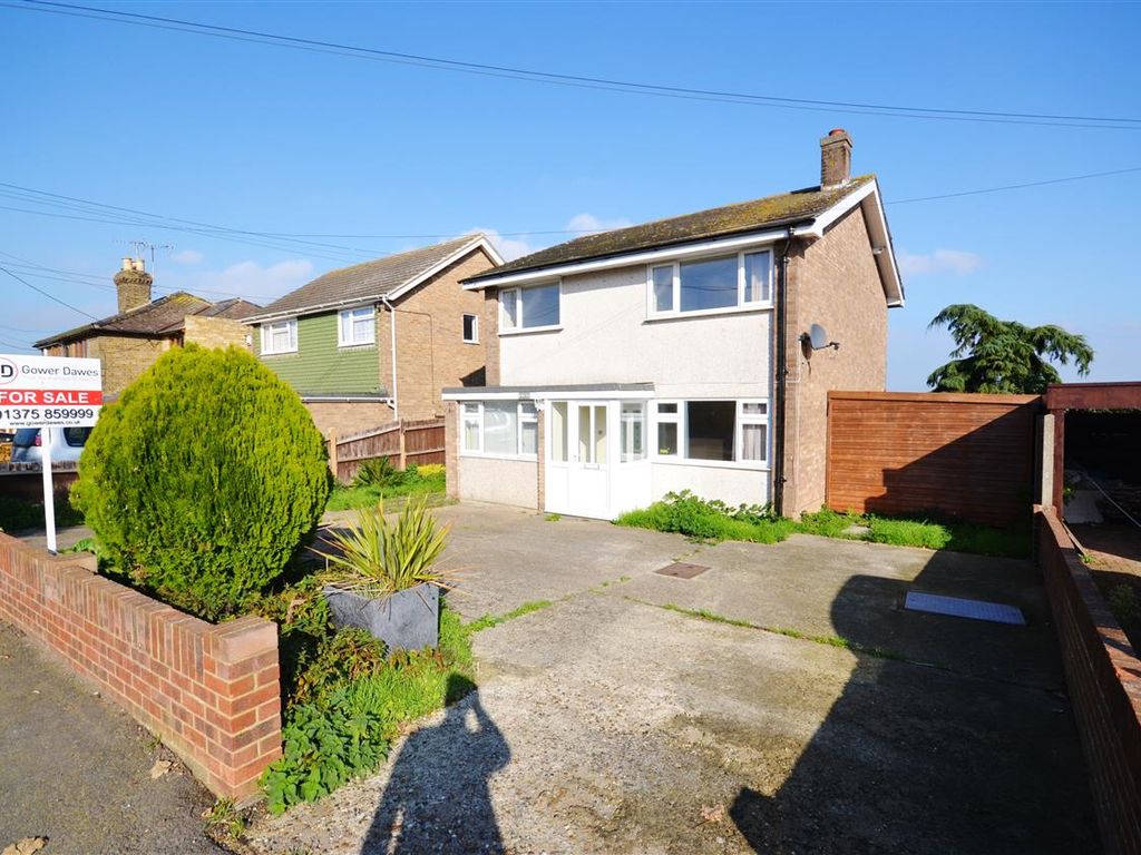 4 bed detached house for sale in Princess Margaret Road, East Tilbury, Tilbury RM18, £475,000