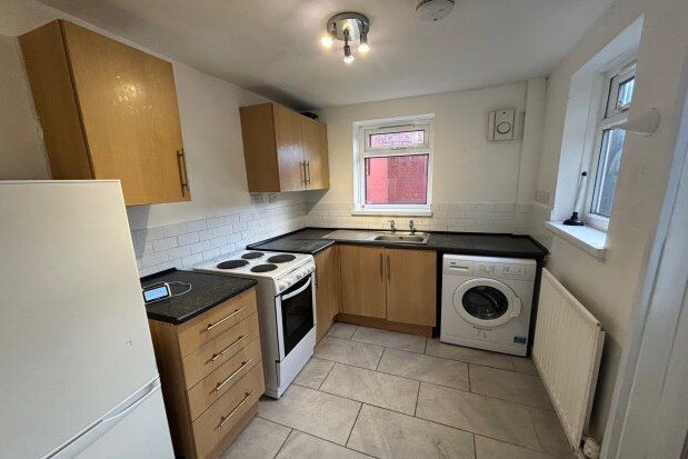 2 bed property to rent in Esk Street, Middlesbrough TS3, £650 pcm