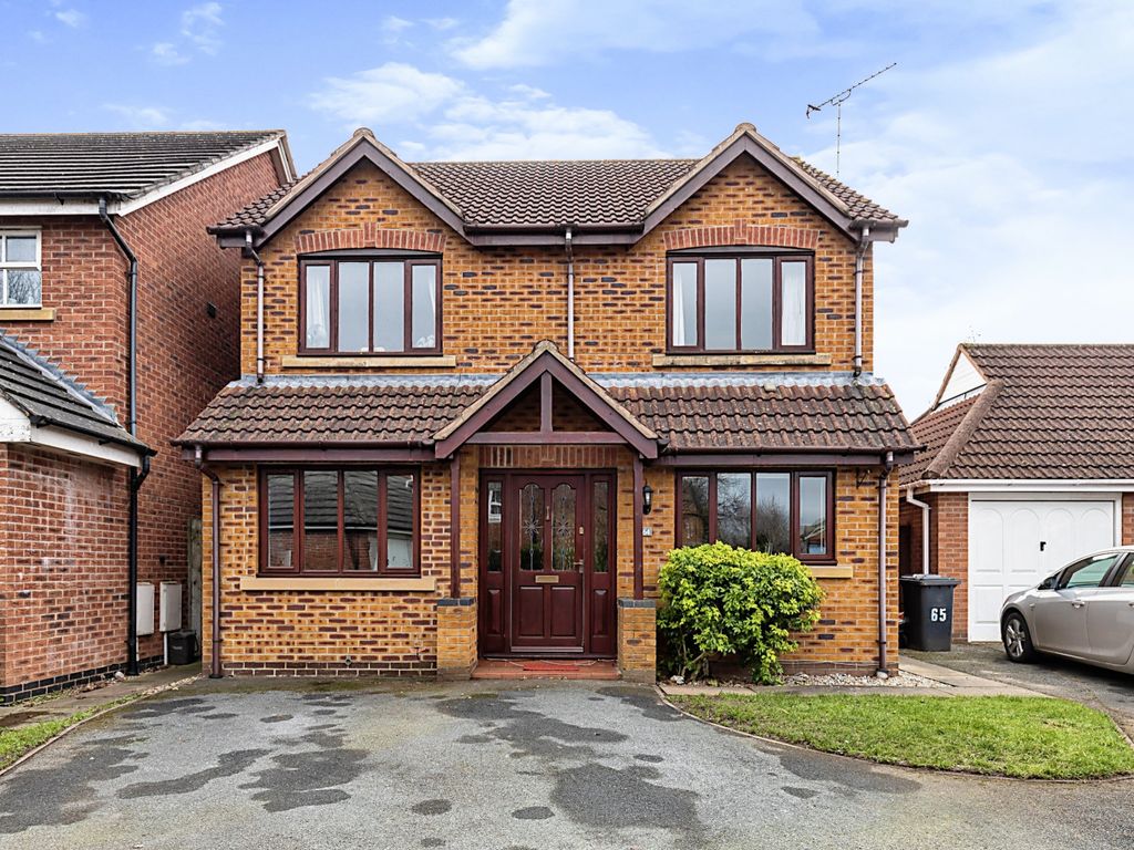 5 bed detached house for sale in The Oaks, Gloucester GL4, £390,000