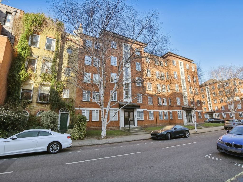 2 bed flat to rent in Eamont Court, Mackennal Street, St John's Wood NW8, £3,033 pcm