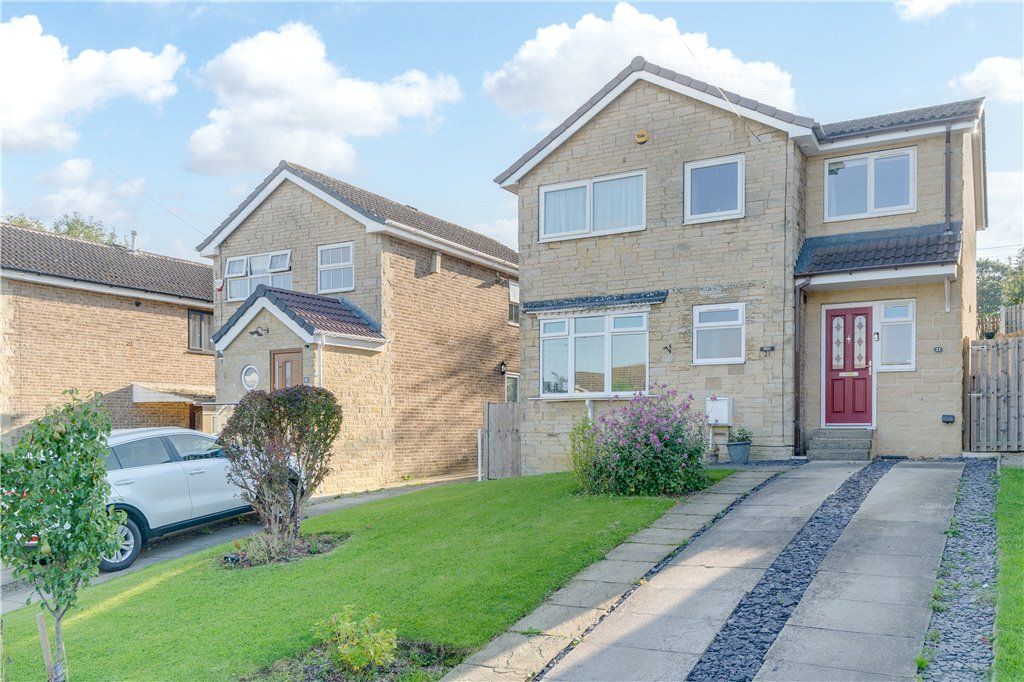 4 bed detached house for sale in Heather Rise, Burley In Wharfedale, Ilkley, West Yorkshire LS29, £455,000