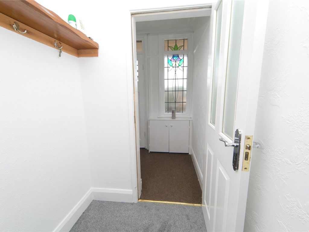 3 bed flat for sale in Glan Y Mor Road, Penrhyn Bay, Llandudno, Conwy LL30, £164,950