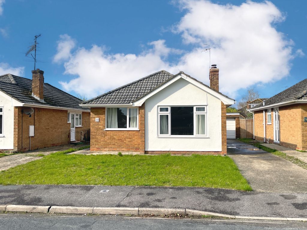 3 bed bungalow for sale in Downton, Salisbury SP5, £369,950